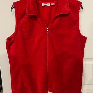 Red fuzzy vest with pattern XL